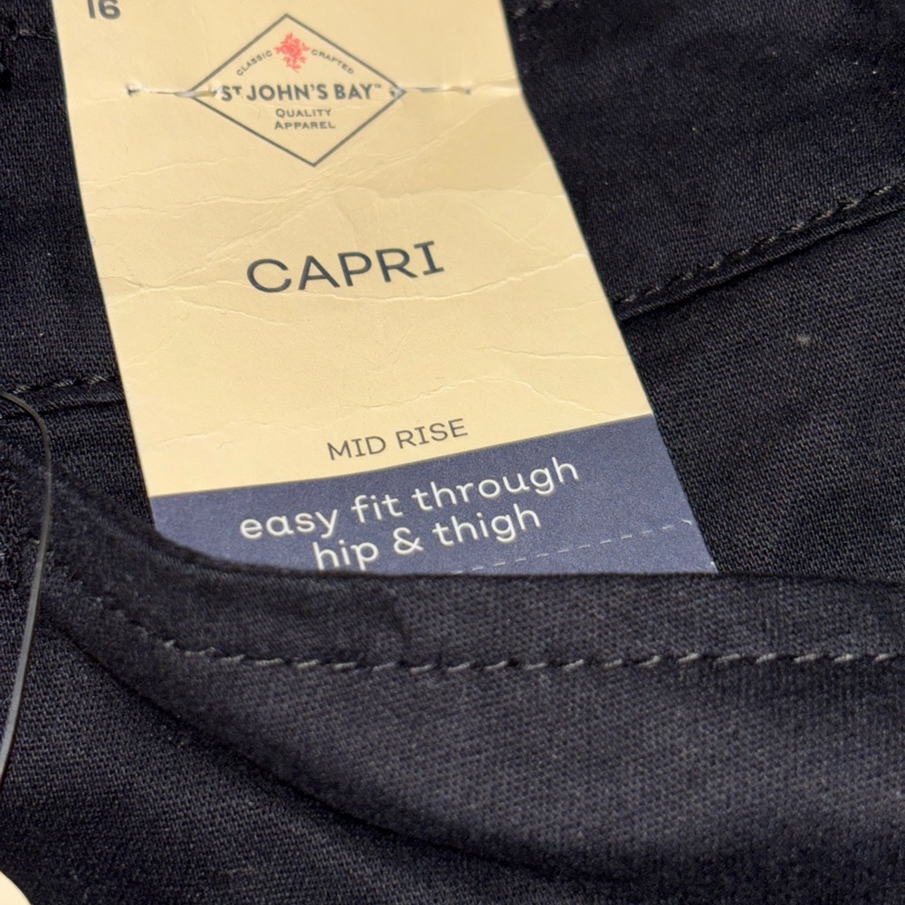St. John’s Bay Black Mid Rise Cotton Tummy Control Capri Pants Size 16 - Picture 4 of 11